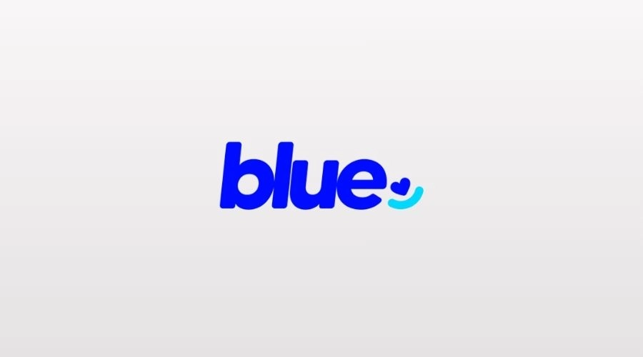 Equipe corporativa e gestores analisando os benefícios do Plano de Saúde Blue pelo CNPJ