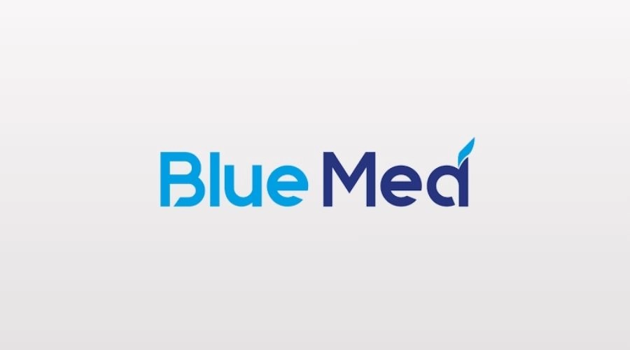 Equipe de RH analisando os benefícios exclusivos do Plano de Saúde Bluemed pelo CNPJ