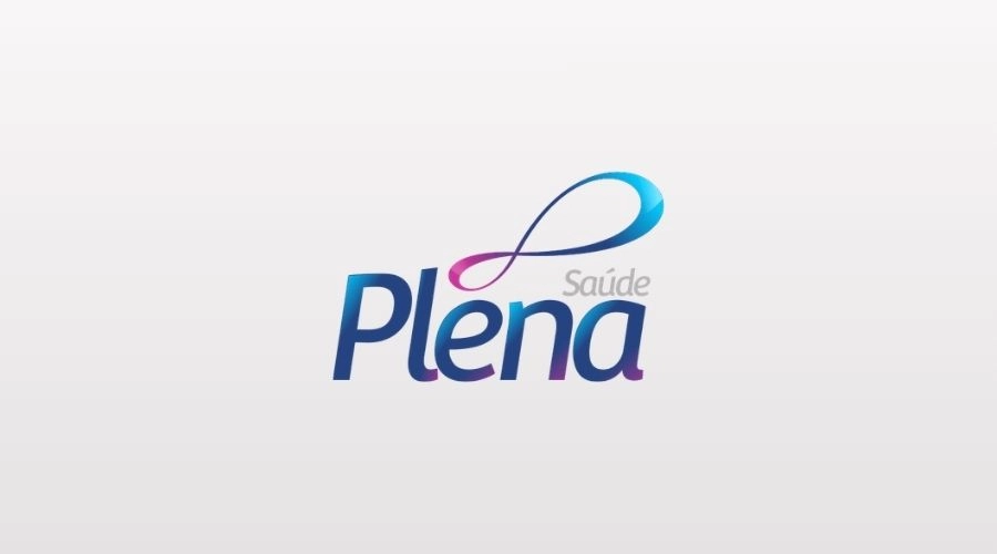 Gestores de RH analisando os benefícios exclusivos do Plano de Saúde Plena pelo CNPJ