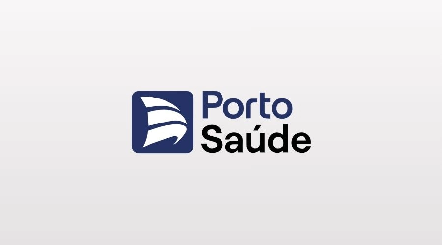 Gestores de RH analisando os benefícios corporativos do Plano de Saúde Porto pelo CNPJ