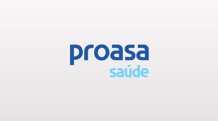 Gestores de RH analisando os benefícios do Plano de Saúde Proasa pelo CNPJ