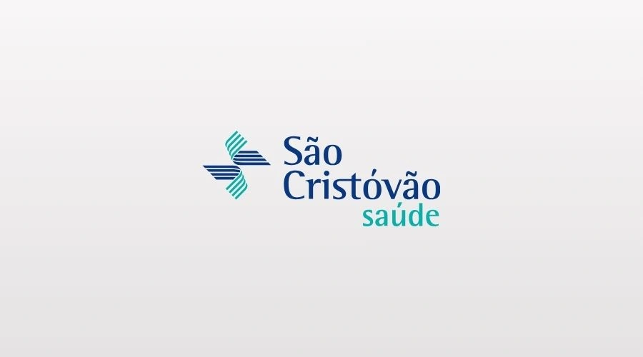 Gestores corporativos analisando os benefícios do Plano de Saúde São Cristóvão pelo CNPJ na Zona Leste